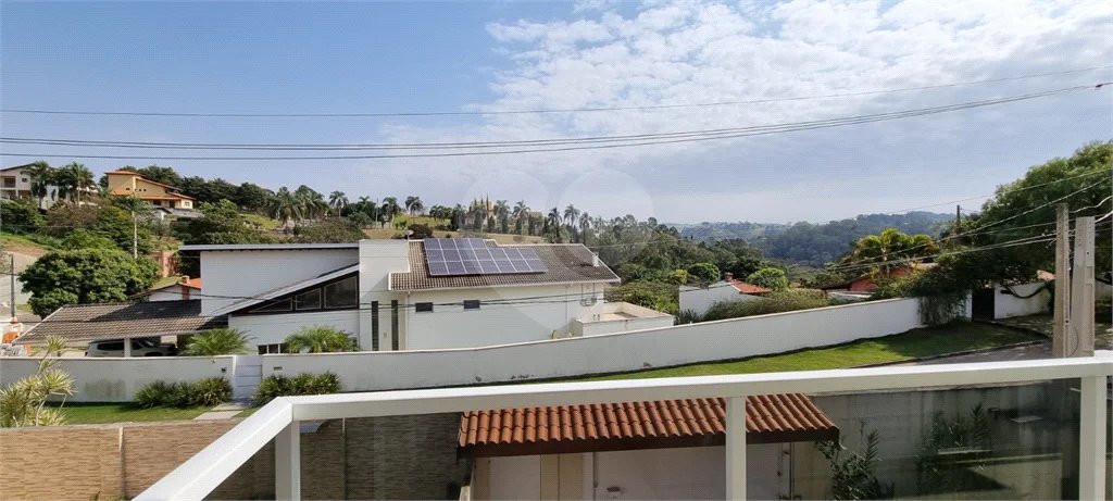 Casa à venda com 3 quartos, sendo 1 suíte, no condomínio Chácaras do Lago, Vinhedo - SP