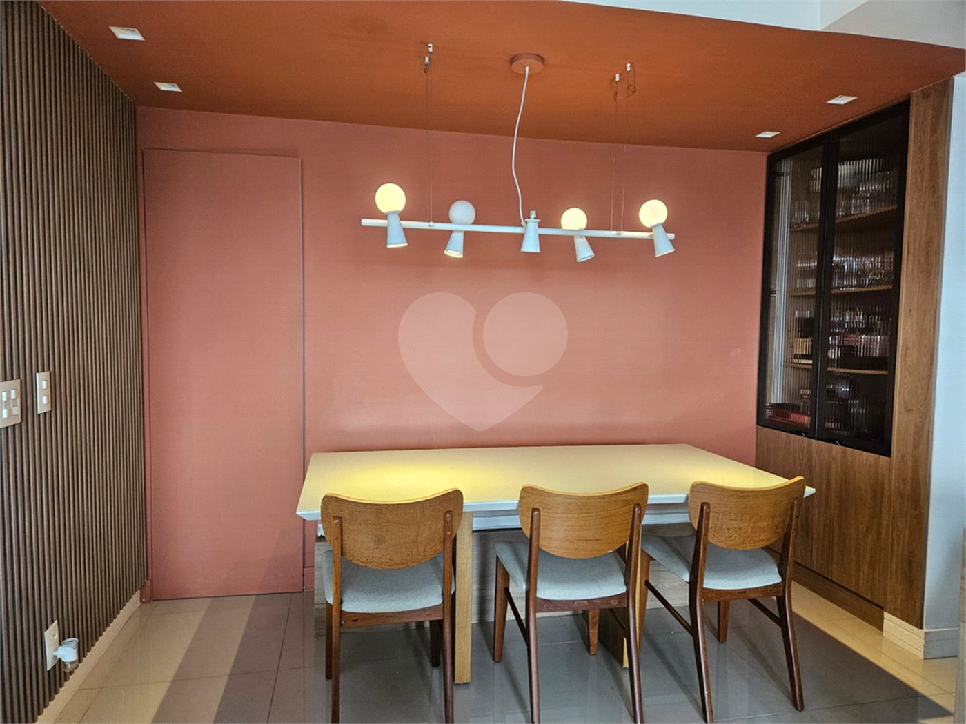 Apartamento à venda com 2 quartos, sendo 1 suíte, em Jardim Leonor Mendes de Barros, São Paulo, SP