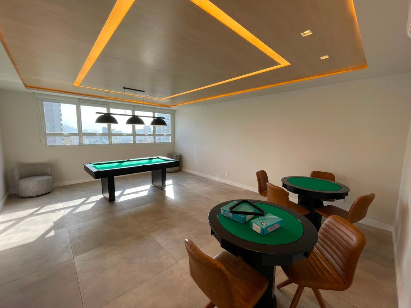 Apartamento com 2 dormitórios à venda, 74 m² por R$ 1.049.000,00 - Gonzaga - Santos/SP