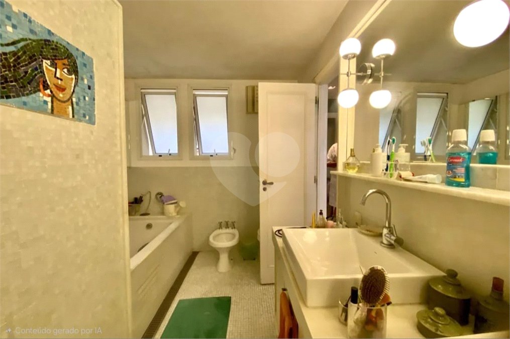 Apartamento à venda com 3 quartos, sendo 1 suíte, em Copacabana, Rio de Janeiro, RJ