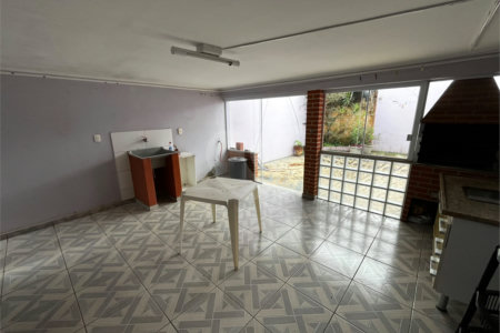 Casa à venda com 3 quartos, sendo 2 suítes, em Vila Regina, Itapetininga, SP