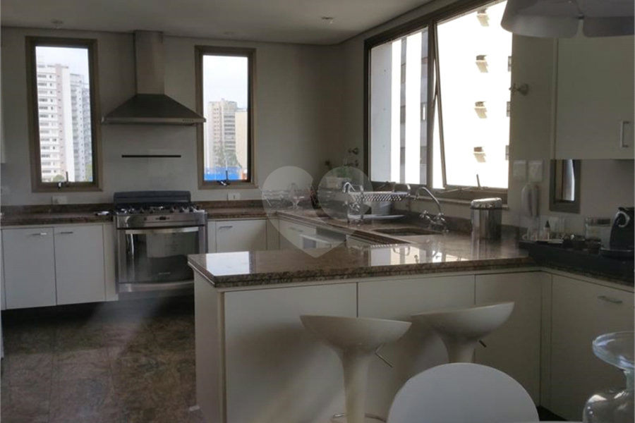 Apartamento à venda ou para alugar com 4 suítes em Morumbi, São Paulo, SP