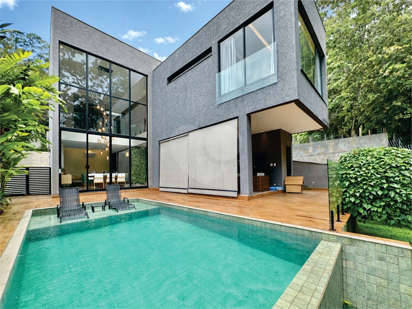 Casa à venda com 3 suítes no condomínio Reserva Santa Maria, Jandira - SP