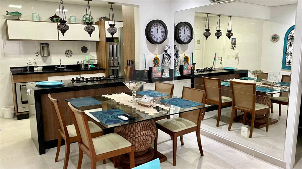 Apartamento à venda com 3 quartos, sendo 1 suíte,  em Jardim Belmar, Guarujá, SP