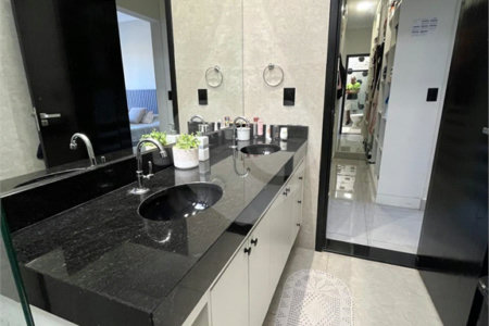 Casa à venda com 3 quartos, sendo 1 suíte, no condomínio Vila Paraty, Indaiatuba - SP