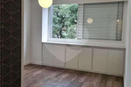 Apartamento à venda com 3 quartos, sendo 1 suíte, em Cerqueira César, São Paulo, SP