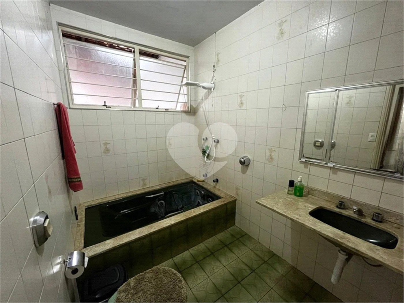Casa à venda com 4 quartos, sendo 2 suítes,  em Vila Barth, Itapetininga, SP