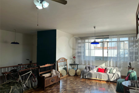 Casa à venda com 5 quartos, sendo 2 suítes, em Alto da Boa Vista, São Paulo, SP