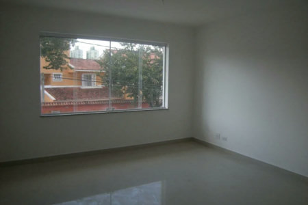Casa à venda com 2 suítes em Jardim Odete, São Paulo, SP