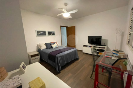 Sobrado à venda com 5 quartos, sendo 1 suíte, em Alto da Boa Vista, São Paulo, SP