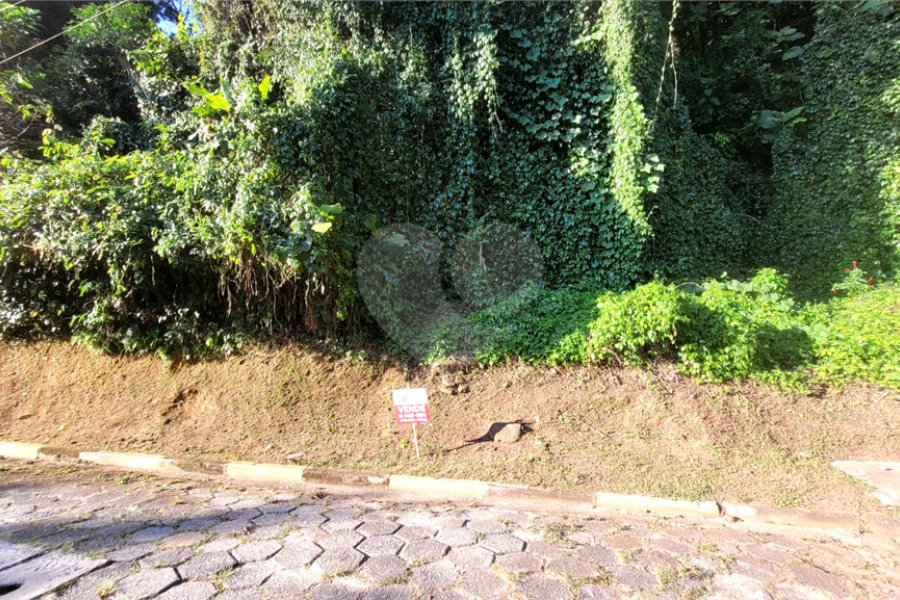 Terreno à venda no condomínio Parque Imperial da Cantareira, Mairiporã - SP