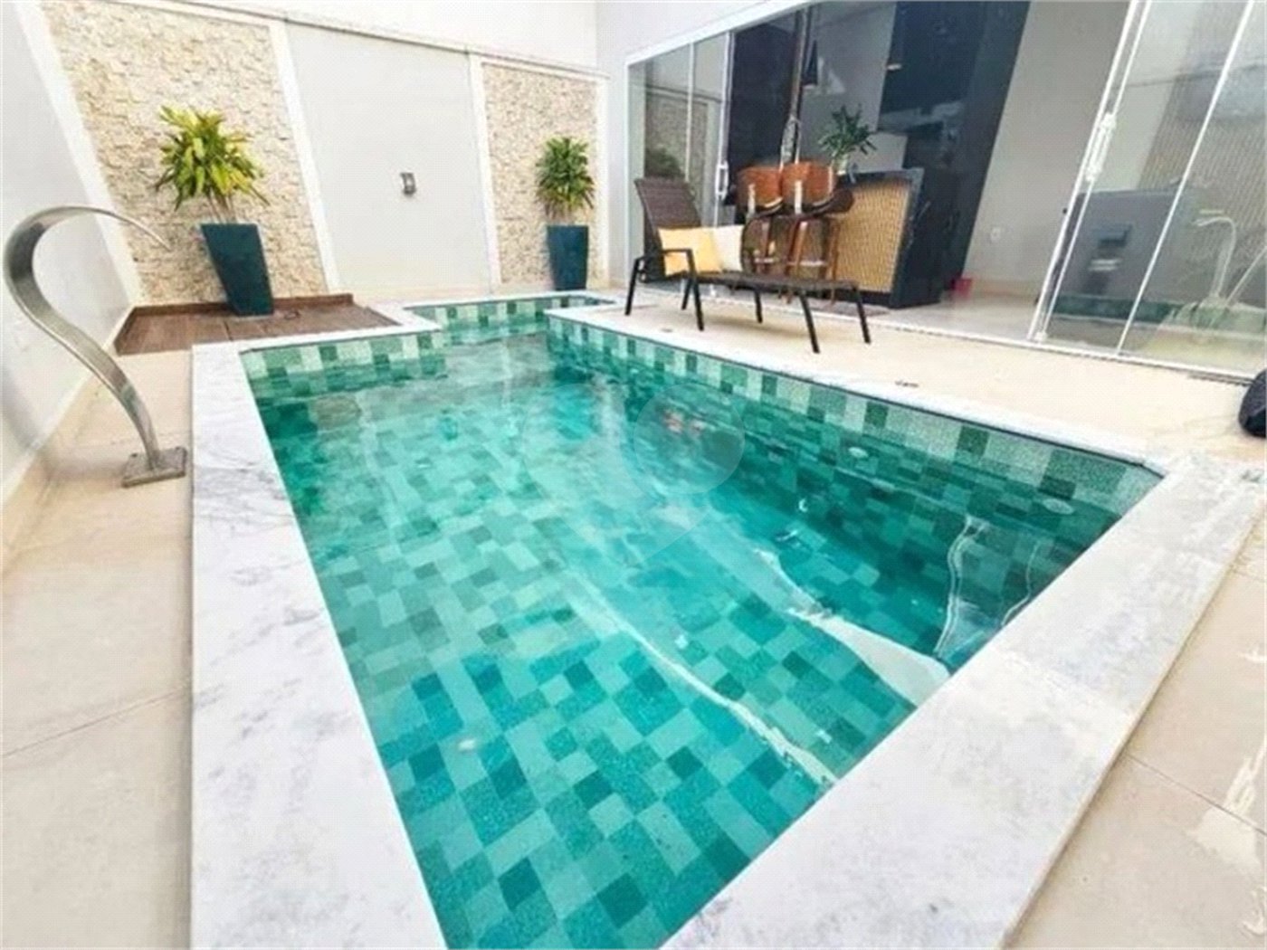 Casa à venda com 3 quartos, sendo 1 suíte, no condomínio Horto Florestal III, Sorocaba - SP