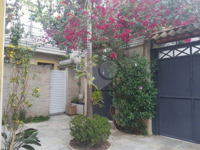 Sobrado à venda com 4 quartos, sendo 2 suítes,  em Santana, São Paulo, SP