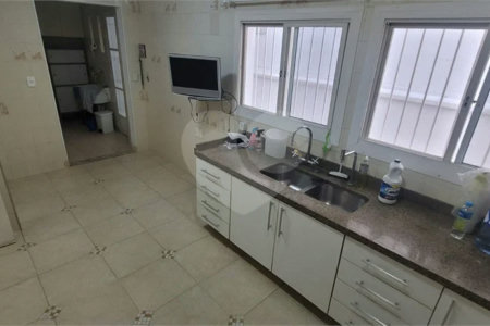 Sobrado à venda com 4 quartos, sendo 2 suítes, em Jardim Franca, São Paulo, SP