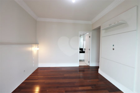 Apartamento à venda com 4 quartos, sendo 3 suítes, em Santana, São Paulo, SP