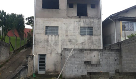 Sobrado à venda com 5 quartos, sendo 1 suíte,  no Centro, Bom Jesus dos Perdões, SP