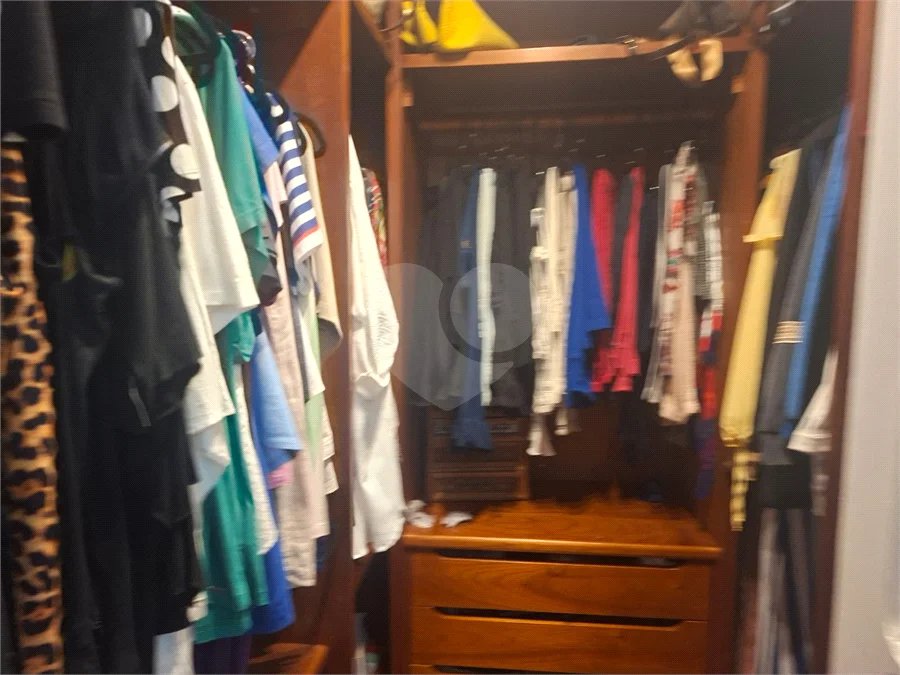 Apartamento elegante no Ed. Albatroz, bairro Pau Preto, todo reformado, com 4 dormitórios (2 suítes, uma com closet) à VENDA, 180 m², por R$ 1.080.000,00 em Indaiatuba/SP.