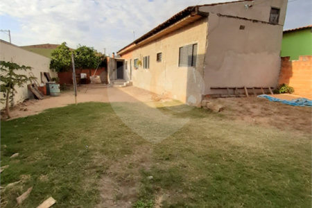 Casa no Antenor Garcia