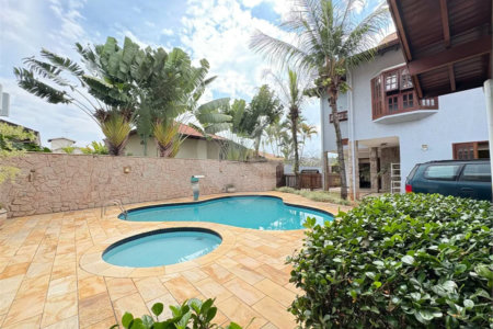 Casa a Venda no Condomínio Vista Alegre - Sede em Vinhedo/SP