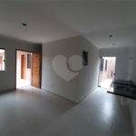 Apartamento com 37m2, 2 quartos, banheiro, sala, cozinha, quintal e 1 vaga de GARAGEM