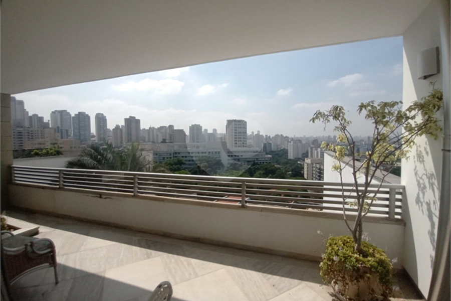 Sobrado à venda com 5 suítes em Santana, São Paulo, SP