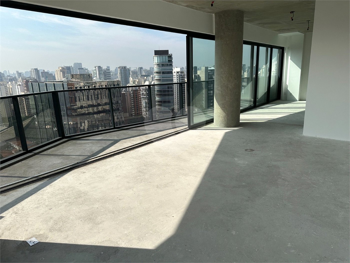 Apartamento à venda com 3 suítes em Vila Olímpia, São Paulo, SP