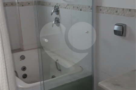 Casa à venda ou para alugar com 5 suítes em Granja Julieta, São Paulo, SP