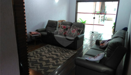 Casa à venda com 3 quartos, sendo 2 suítes,  em Vila Suissa, Mogi das Cruzes, SP
