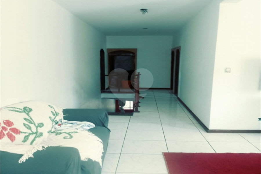 Sobrado à venda com 4 quartos, sendo 2 suítes, em Jardim Munhoz, Guarulhos, SP