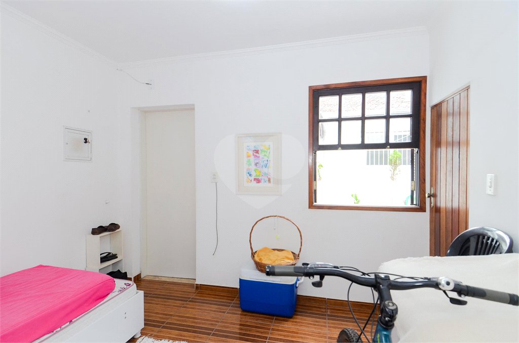 Casa à venda com 4 quartos, sendo 1 suíte, em Jardim Nova Taboão, Guarulhos, SP