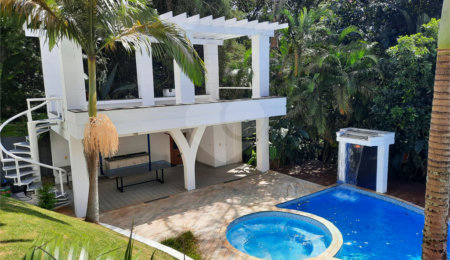 Casa à venda com 6 quartos, sendo 4 suítes,  no condomínio Campos de Mairiporã Gleba 1, Mairiporã - SP