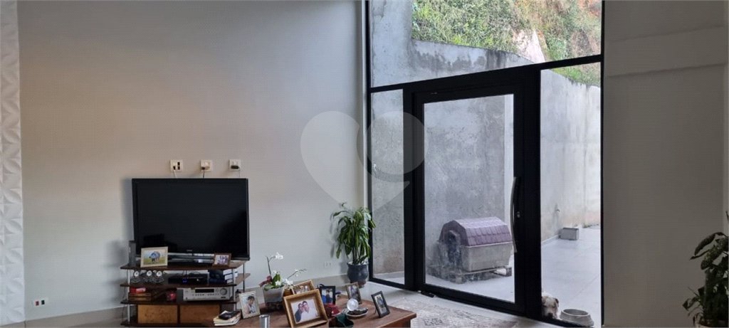 Casa à venda com 4 suítes no condomínio Osato, Atibaia - SP