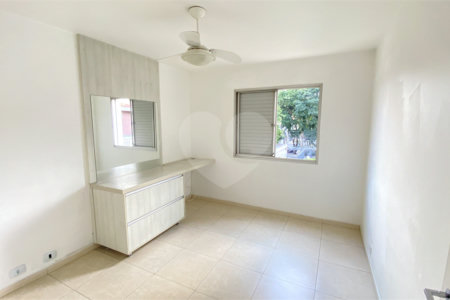 Apartamento à venda com 3 quartos, sendo 1 suíte, em Campo Belo, São Paulo, SP