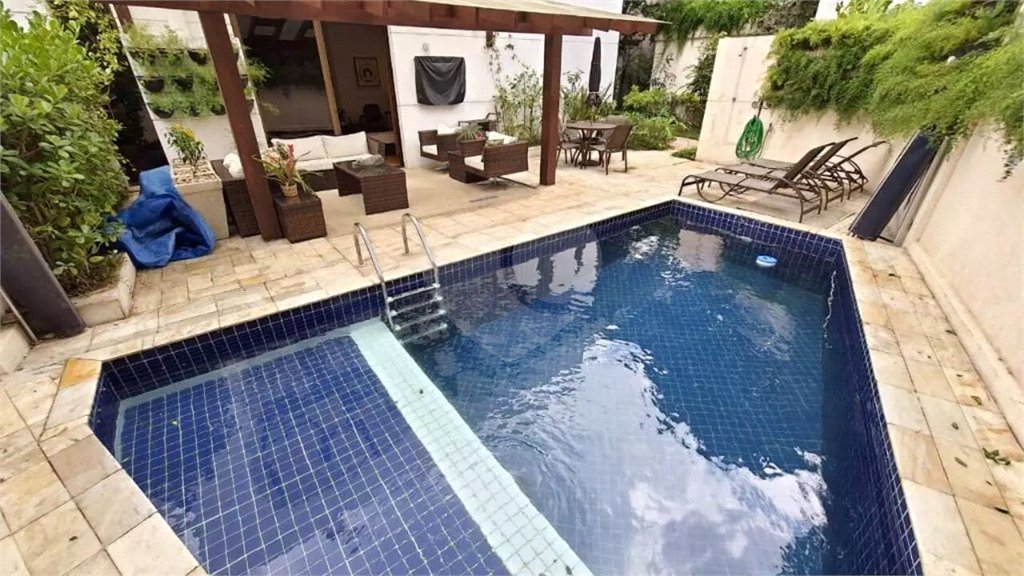 Casa à venda com 3 suítes no condomínio Metropolitan, São Paulo - SP