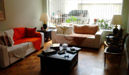 Sobrado à venda com 4 quartos, sendo 1 suíte,  em Alto da Boa Vista, São Paulo, SP