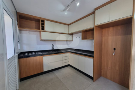 Casa à venda com 3 quartos, sendo 1 suíte, no condomínio Residencial Américo Figueiredo, Sorocaba - SP