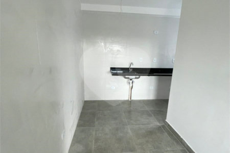 Casa à venda com 3 quartos, sendo 1 suíte, no condomínio Residencial Calegari, São Paulo - SP