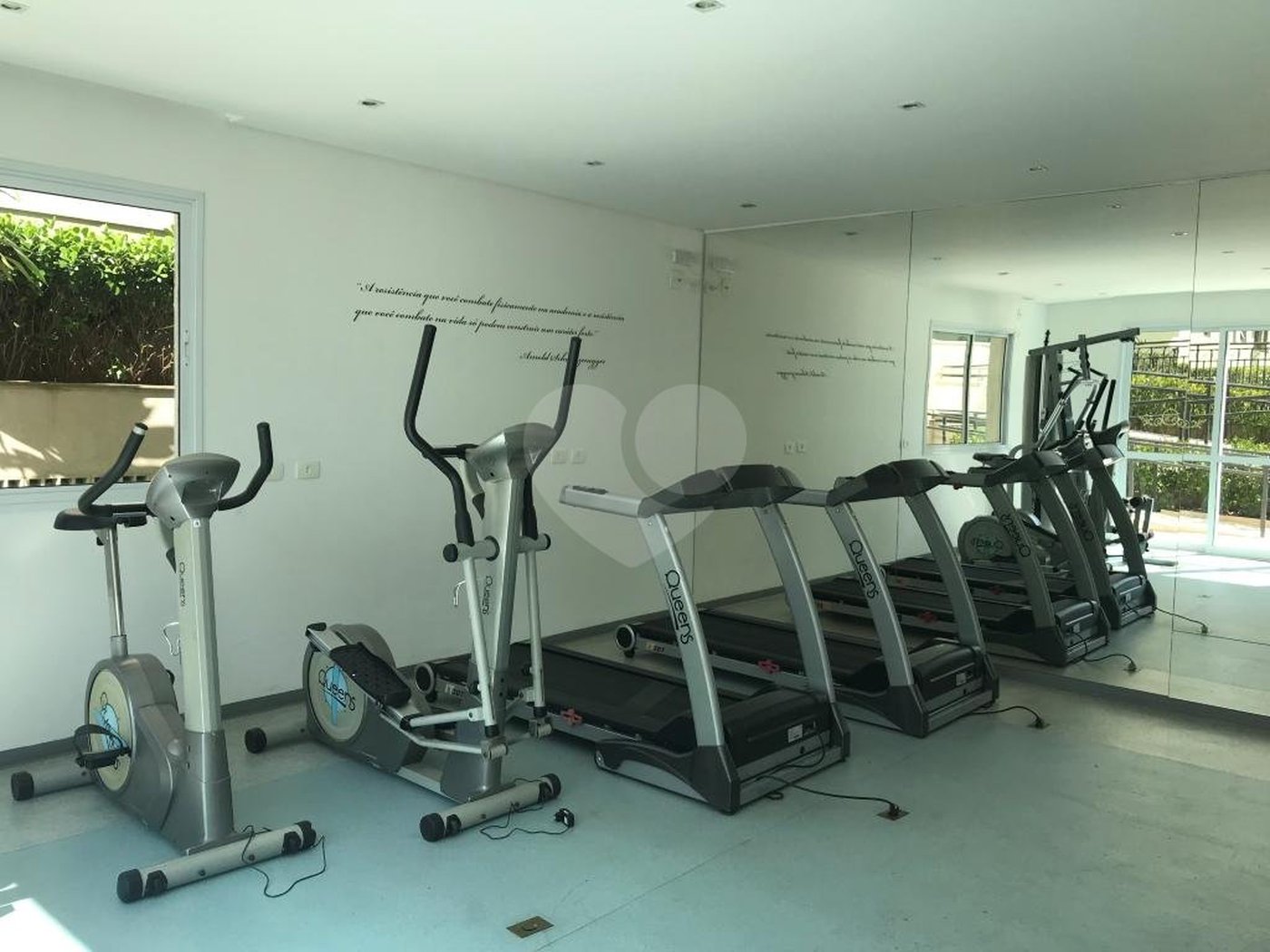 Apartamento à venda com 3 suítes em Santa Teresinha, São Paulo, SP