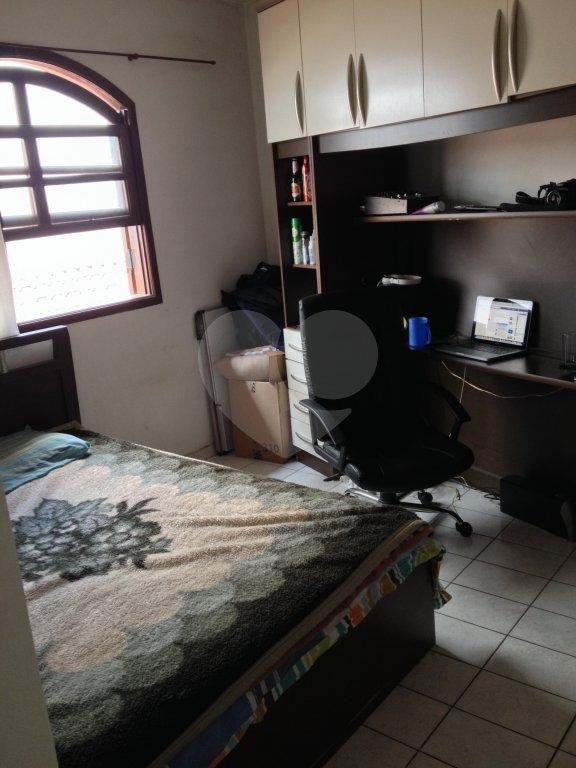 Sobrado à venda com 3 suítes em Parada Inglesa, São Paulo, SP