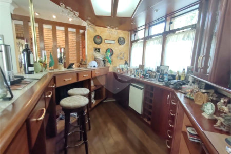 Casa à venda com 5 quartos, sendo 4 suítes, no condomínio Rancho Dirce, Sorocaba - SP