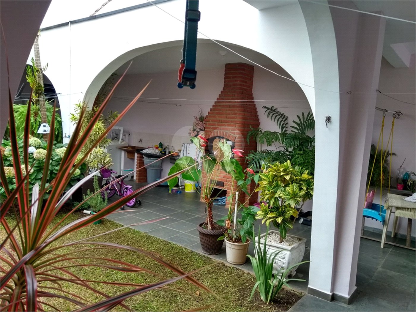 Sobrado à venda com 3 suítes em Jardim Realce, Suzano, SP