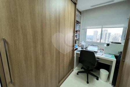 Apartamento à venda com 3 suítes em Campo Belo, São Paulo, SP