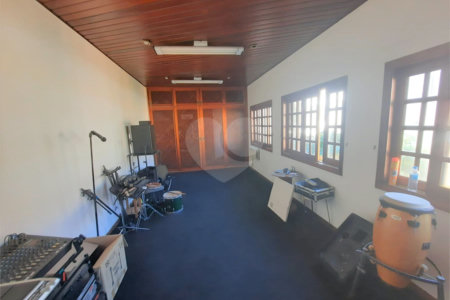 Sobrado à venda com 4 quartos, sendo 2 suítes, em Granja Julieta, São Paulo, SP