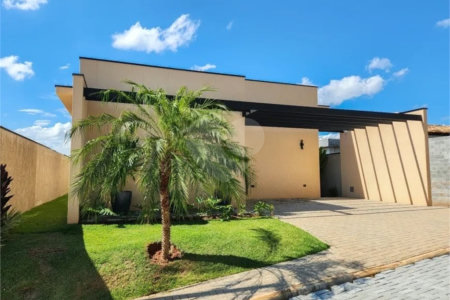 Casa à venda com 3 quartos, sendo 1 suíte, no condomínio Residencial Consoli, Atibaia - SP