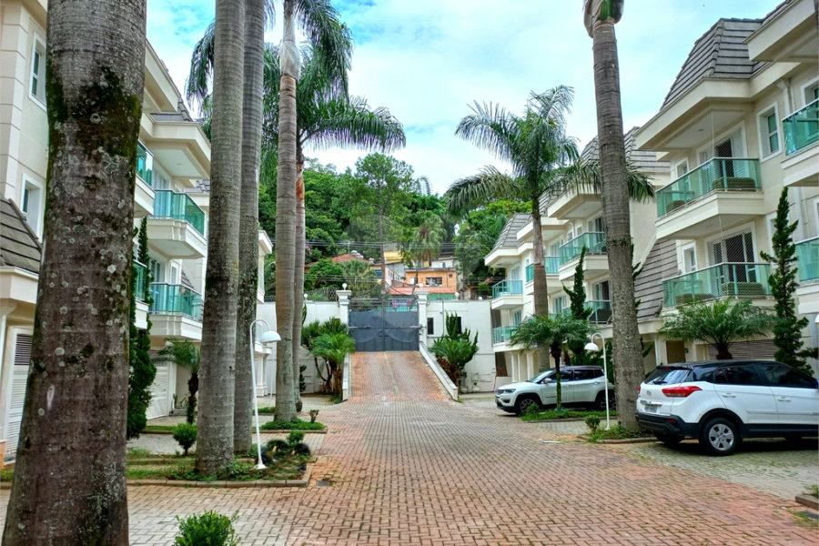 Casa à venda com 3 suítes no condomínio Maison Montparnasse, São Paulo - SP