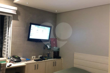 Sobrado à venda com 3 quartos, sendo 2 suítes,  em Vila Nivi, São Paulo, SP