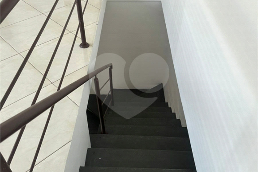Casa à venda com 4 quartos, sendo 1 suíte,  no condomínio Jardim das Acácias, Cotia - SP