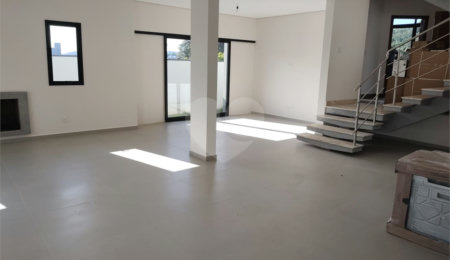 Casa à venda com 3 suítes no condomínio Santa Isabel I, Louveira - SP
