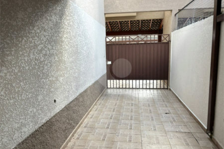 Casa em condomínio à venda com 3 quartos, sendo 1 suíte,  em Jardim Estância Brasil, Atibaia, SP