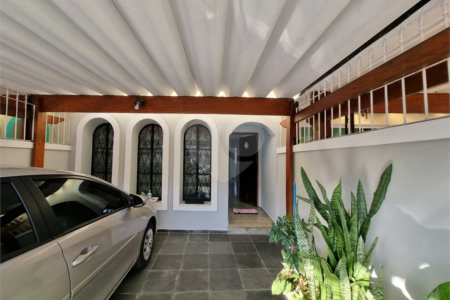 Sobrado à venda com 3 quartos em Bortolândia, São Paulo, SP